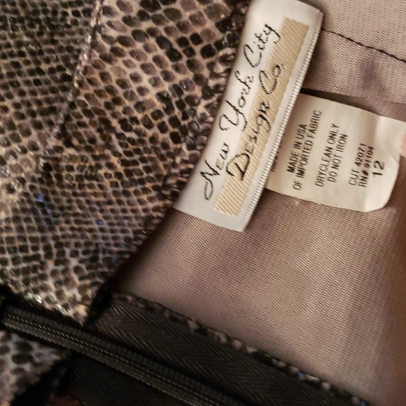 Snakeskin print skirt size 12 - Picture 4 of 4